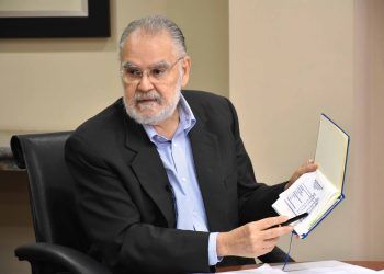 Funcionarios arremeten contra Ceara Hatton tras declaraciones