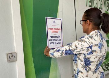 Salud Pública cierra centros que operaban sin licencia ni registro