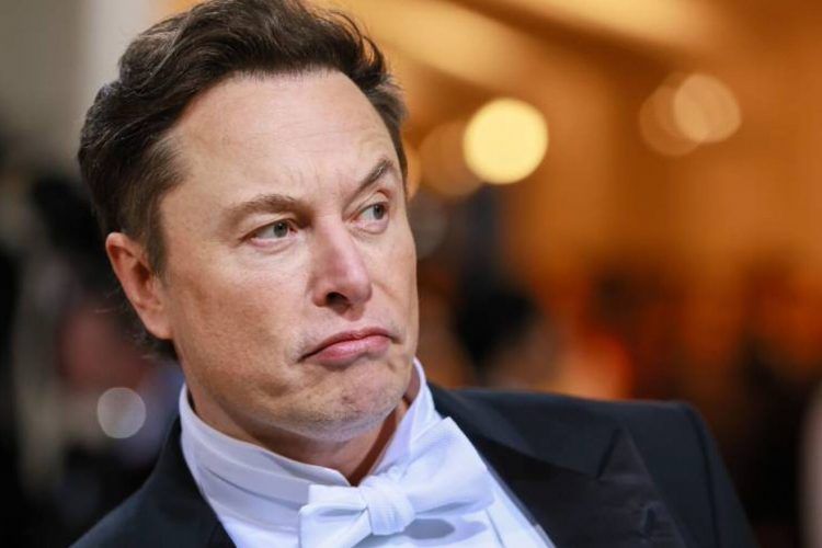 Agencias como el FBI y el Pentágono piden a sus empleados ignorar las órdenes de Elon Musk