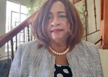 Suspenden a directora provincial de Salud en Barahona tras amenazar empleadas