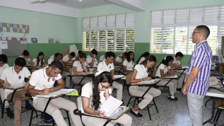 El 90% de los estudiantes asiste a las Pruebas Nacionales, asegura el Minerd