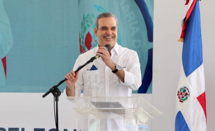 "Por cada mentira estamos preparados para responder con tres verdades", advierte Abinader