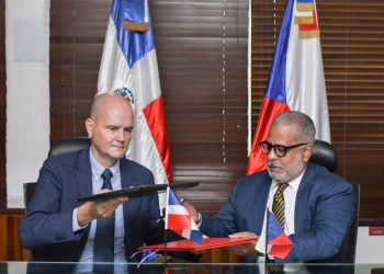 RD y República Checa modernizan acuerdo de transporte aéreo