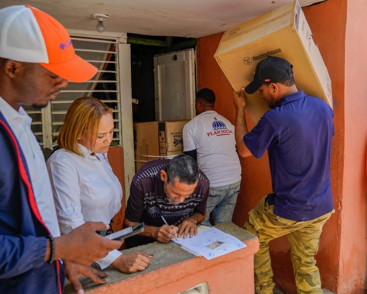 Tras inundaciones, Plan Social de la Presidencia equipa viviendas de región Sur