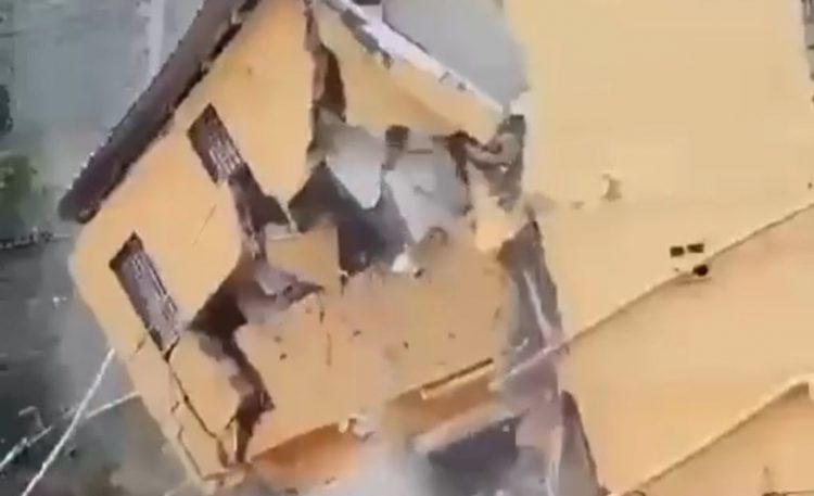 Se derrumba vivienda de dos niveles en Yamasá