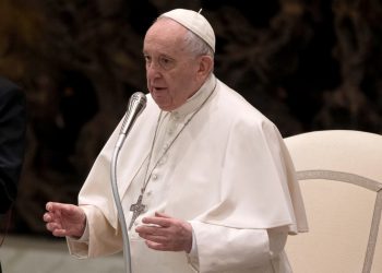 El papa Francisco pide usar el dinero de las armas para crear fondo contra el hambre