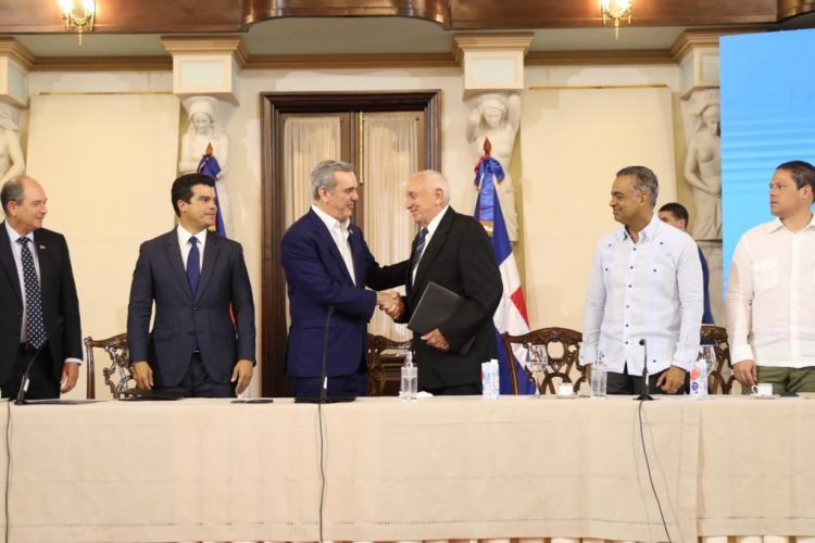 Gobierno firma acuerdo con Israel para Plan Maestro de Gestión del Agua