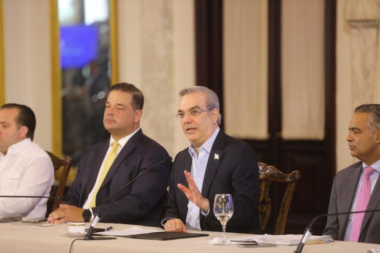 Abinader proyecta en 4 años RD logre meta de que no exista vertedero a cielo abierto