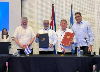 RD y Cuba firman acuerdo para fortalecer la conectividad aérea