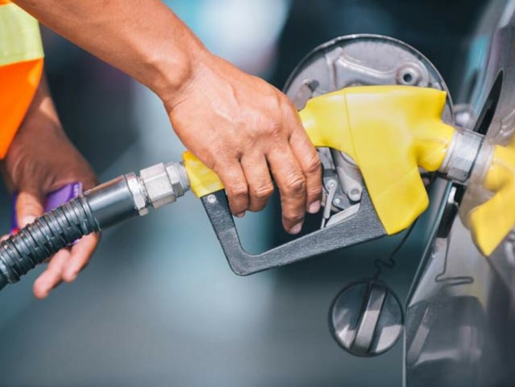 Aumentan los precios de cuatro combustibles a partir de este sábado
