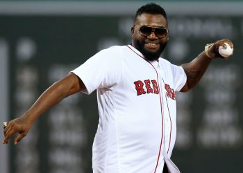 Ex pareja de David Ortiz lo demanda por 100 millones de pesos