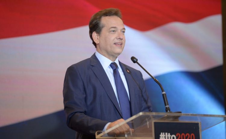 Ito Bisonó asegura que no hay escasez de azúcar en el mercado