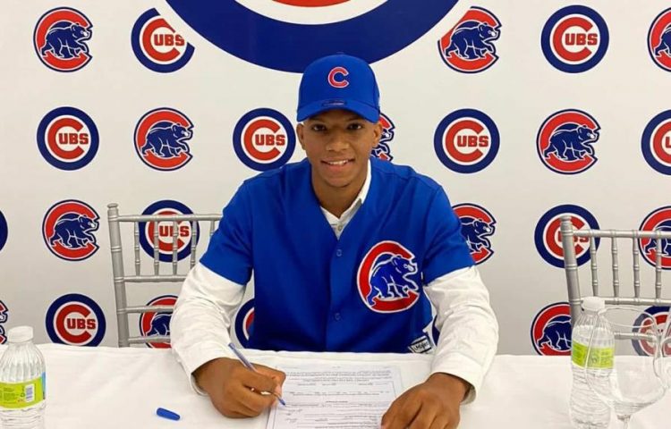 Se entrega exprospecto de la MLB acusado de matar joven en Santiago