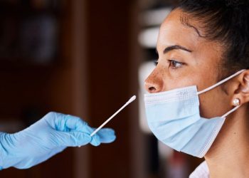 Neumólogos llaman a retomar el uso de mascarillas ante aumento de Covid-19