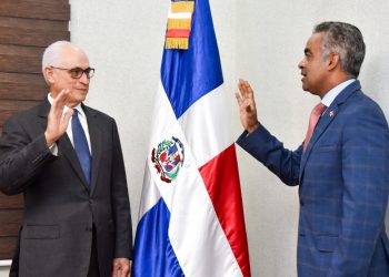 Juramentan a Sergio Antonio Grullón como nuevo miembro del Consejo SIE