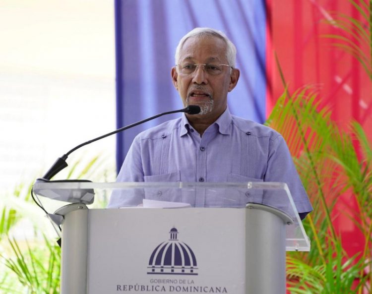 Padre recibirán bono de RD$1,000 por hijo para inicio de año escolar, anuncia el MINERD