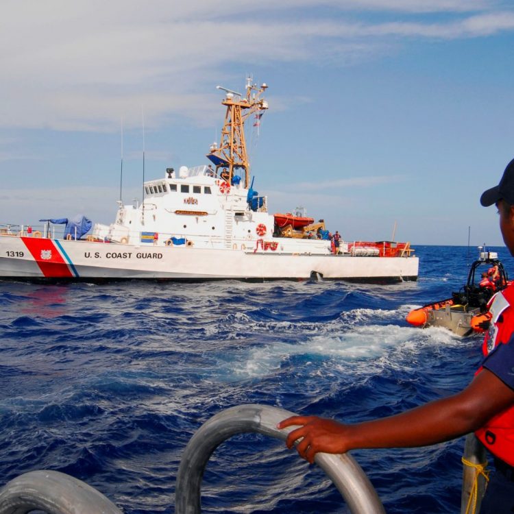 Guardia Costera de EE.UU. devuelve 27 migrantes a República Dominicana