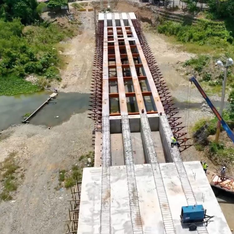 Así va la construcción del puente Cangrejo sobre el río Camú