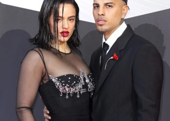 Rauw Alejandro pone en venta la casa que compró como regalo de boda para Rosalía