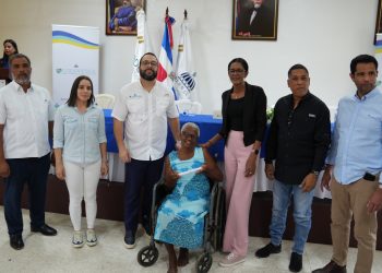 Gobierno otorga pensiones a 62 pescadores de La Altagracia