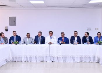 Salud Pública otorga plazo de tres meses a profesionales para formalizar sus expedientes