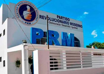 Partidos de oposición critican al PRM por consultar embajada estadounidense