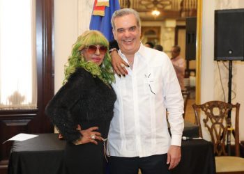 Abinader reconoce con Medalla Presidencial al Mérito Civil a 8 músicos típicos