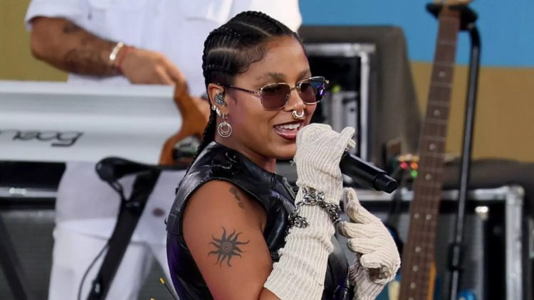 Tokischa desata gran euforia durante concierto en Plaza de España