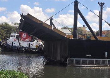 Obras Públicas cerrará mañana el Puente Flotante por dos horas
