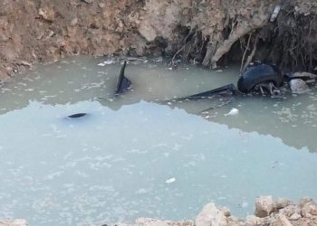 Al menos tres heridos y un muerto al precipitarse vehículo en puente Cangrejo