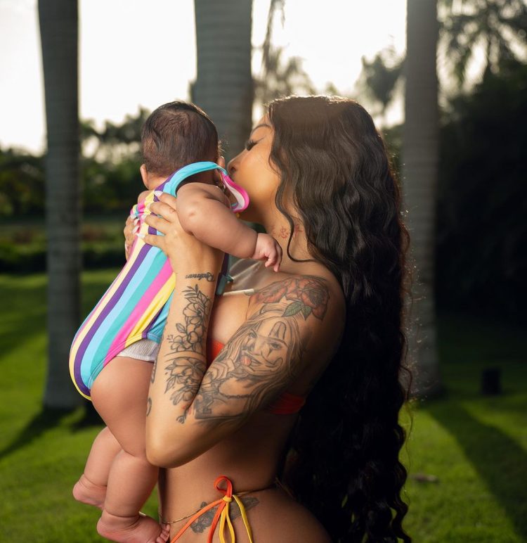 Yailin La Más Viral pública por primera vez el rostro de su hija Cattleya