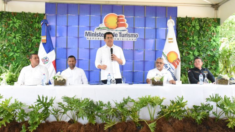 Turismo deja iniciados trabajos en vías de Las Terrenas con inversión de más de RD$48 millones