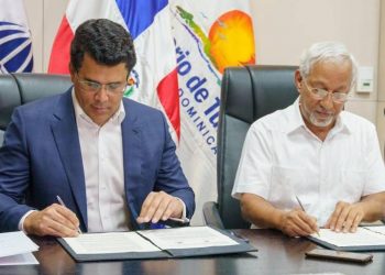 Ministros de Turismo y Educación firman acuerdo para llevar el turismo a las escuelas