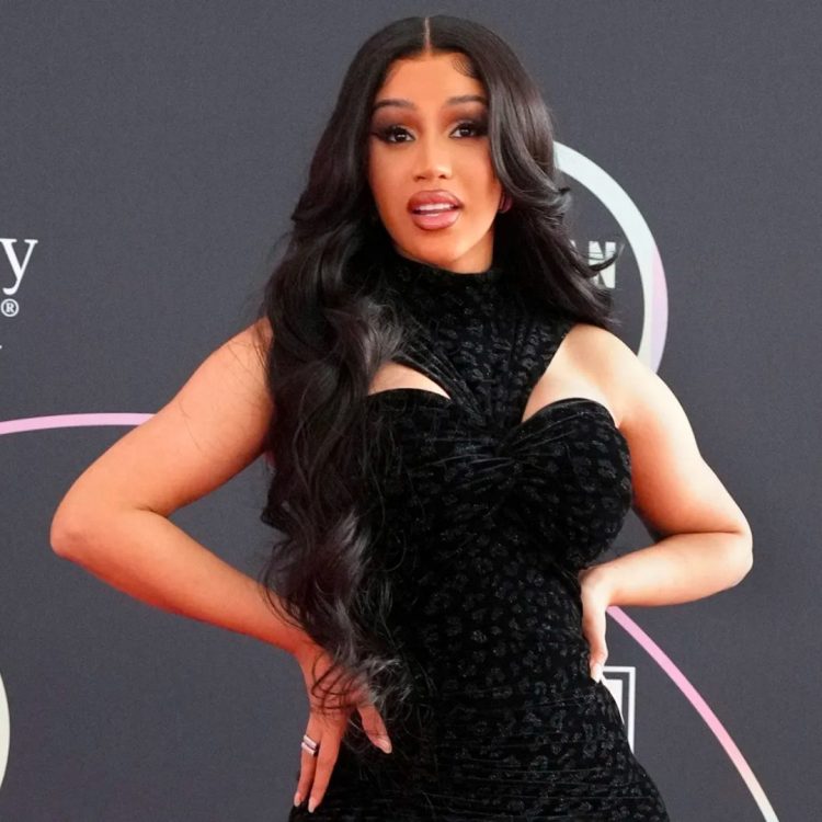 Cardi B no enfrentará cargos por lanzar micrófono a una mujer en Las Vegas