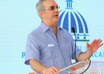 Presidente Abinader resalta logros de su gobierno en materia de energía renovable