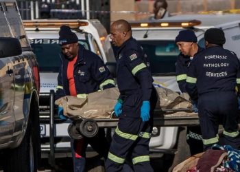 Tiroteo en el suroeste de Sudáfrica deja al menos cinco muertos, incluyendo dos menores