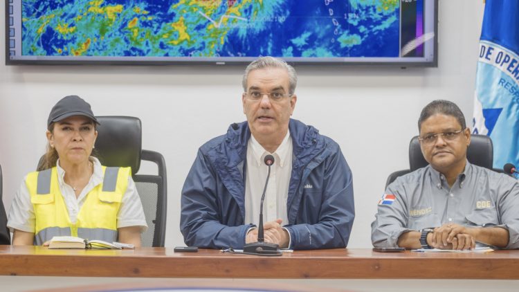El Gobierno ayudará a los afectados por tormenta Franklin, asegura el presidente Abinader