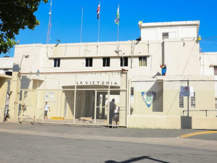 Reubican a más de mil internos en La Victoria ante riesgo de inundaciones por tormenta