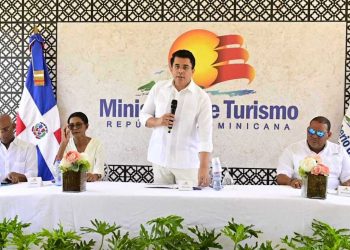 Ministerio de Turismo deja iniciado trabajos de reconstrucción de calles en Bayahíbe