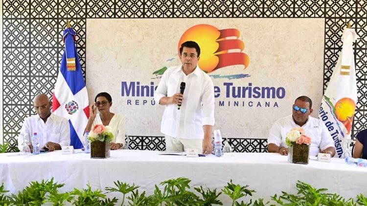 Ministerio de Turismo deja iniciado trabajos de reconstrucción de calles en Bayahíbe