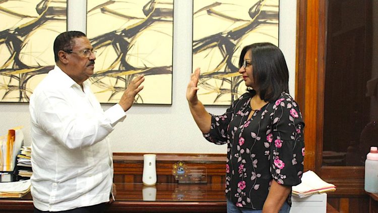 Juramentan nueva directora en Hospital Robert Reid Cabral