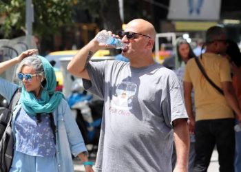 Irán declara dos días de vacaciones debido a sofocante ola de calor