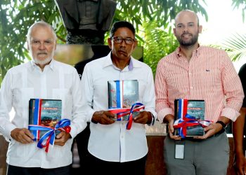 Presentan colección de cuadernos que promueven la conservación de los recursos naturales