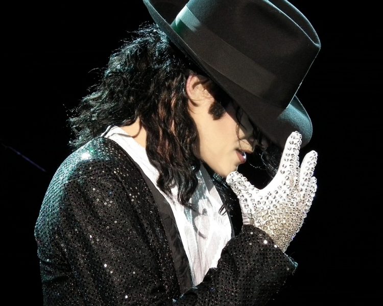 Subastan el sombrero con el que Michael Jackson presentó su icónico “paso lunar”