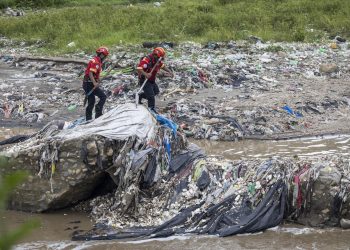 Al menos cinco muertos y varios desaparecidos por crecida de un río en Guatemala