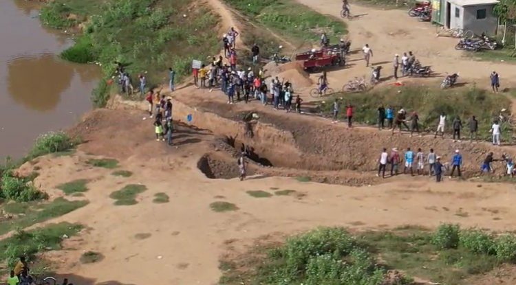 Recaudan fondos en Haití para construcción de canal en río Masacre