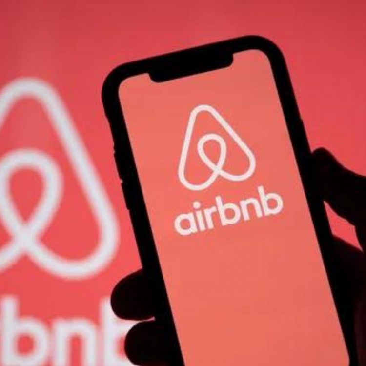 Nueva York comienza a aplicar restricciones a los alquileres de Airbnb y otras plataformas