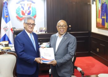 Depositan en el Congreso proyecto de presupuesto 2024 ascendente a RD$1,371,992.8 MM