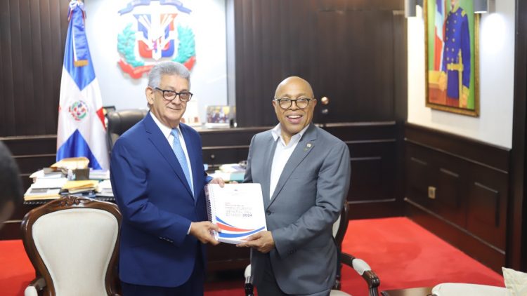 Depositan en el Congreso proyecto de presupuesto 2024 ascendente a RD$1,371,992.8 MM