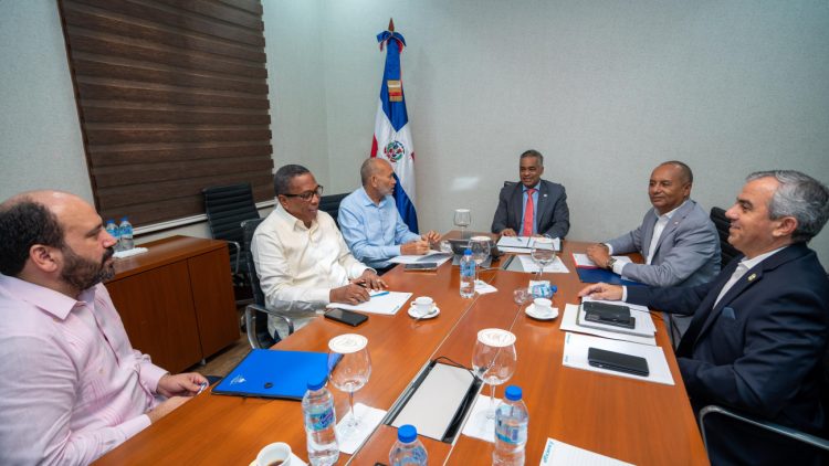 Gobierno dominicano comprará productos perecederos tras el cierre de la frontera con Haití